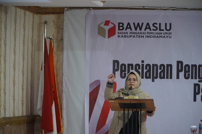 Pesan Penting Anggota Bawaslu RI Loly Suhenty bagi Panwaslu Kecamatan di Indramayu