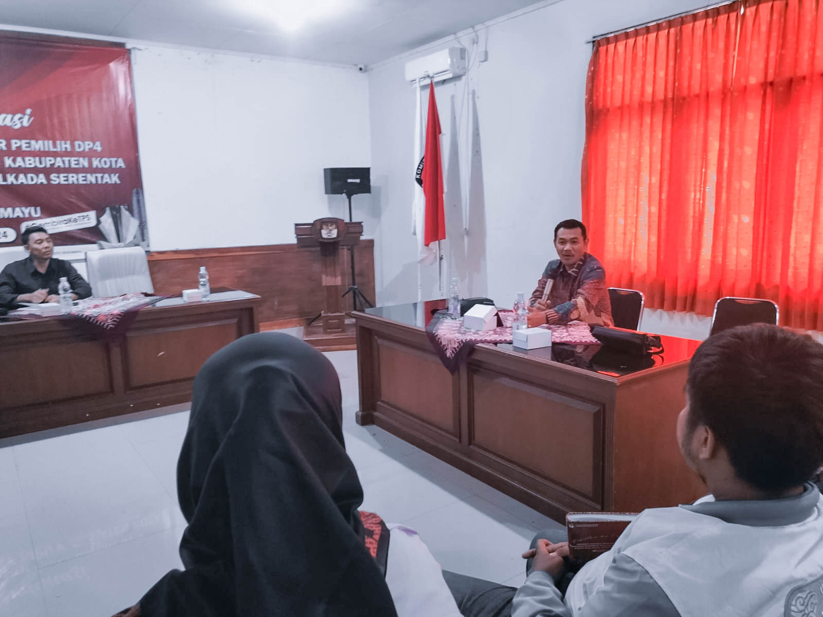 Supriadi dalam Rapat Koordinasi Persiapan Penyusunan Daftar Pemilih (DP4) di Kantor Komisi Pemilihan Umum (KPU) Indramayu, Rabu (29 Mei 2024).