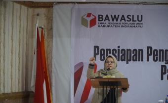 Pesan Penting Anggota Bawaslu RI Loly Suhenty bagi Panwaslu Kecamatan di Indramayu