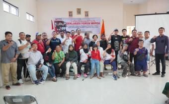 Anggota Bawaslu Kabupaten Indramayu, Supriadi bersama Forum Warga Difabel, Senin (8 Juli 2024) di Kantor Bawaslu Kabupaten Indramayu (Doc.Humas)