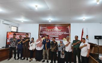 Ivan bersama komisioner KPUD Indramayu dan Peserta Rakor 