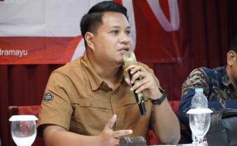 Dede Irawan Soroti Disiplin Panwascam dalam Rapat Kerja Evaluasi