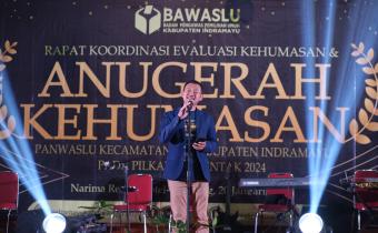 Bawaslu Indramayu Apresiasi Panwascam dengan Anugerah Kehumasan Pilkada 2024